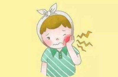 進(jìn)食、遇到冷熱刺激時產(chǎn)生疼痛